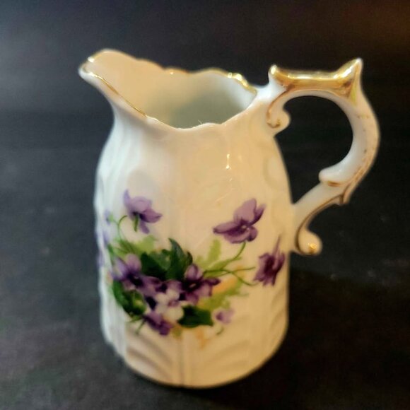 Three Very Charming Antique Creamers - Picture 8 of 11